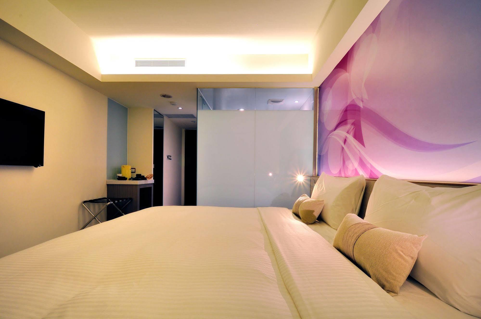 Audi Garden Business Hotel Taoyuan Exterior photo